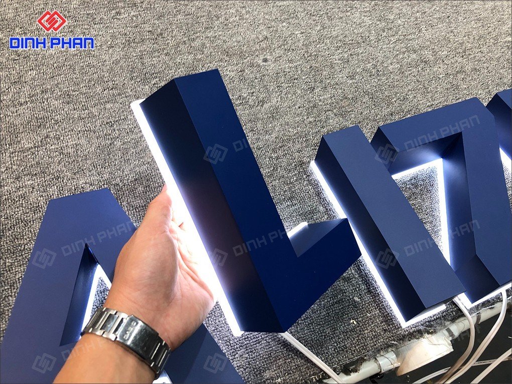 Chữ inox sơn cách nhiệt đế mica