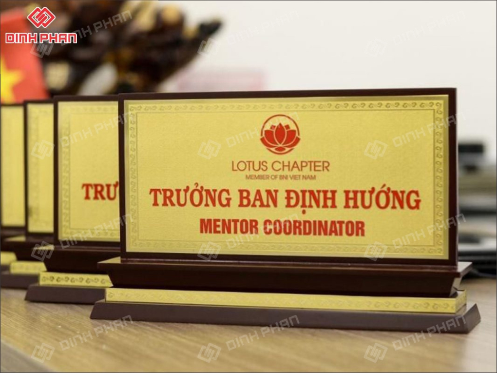 Làm Biển Chức Danh Sang Trọng, Đẳng Cấp