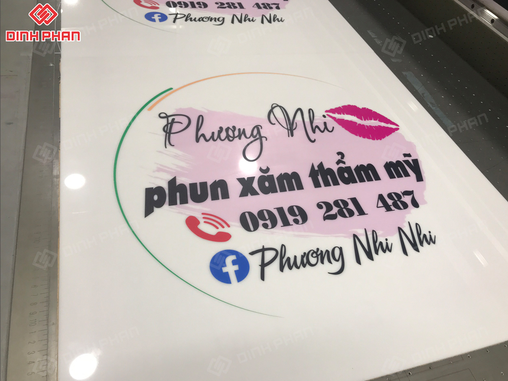 Dịch Vụ In UV Mica Màu Chuẩn, Sắc Nét