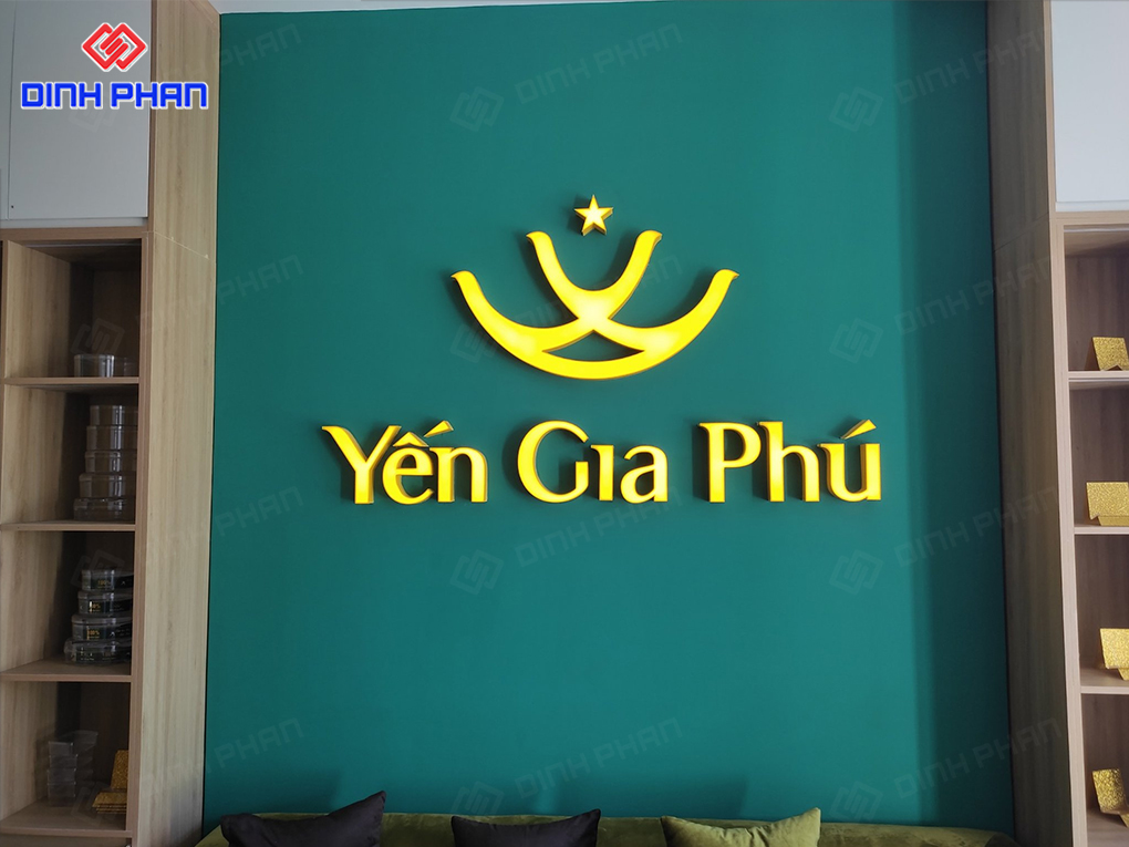 Thi Công Vách Logo Công Ty Sang Trọng