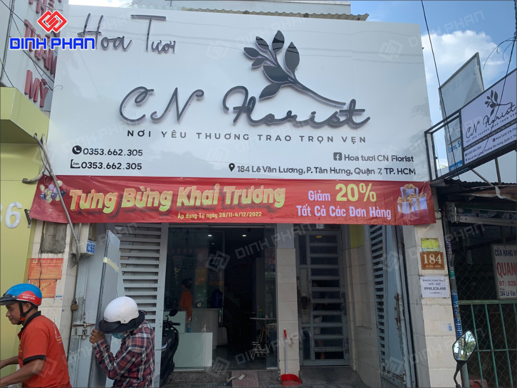 Làm Bảng Hiệu Shop Hoa Trang Nhã, Tinh Tế