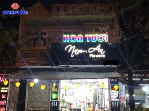 Làm Bảng Hiệu Shop Hoa Trang Nhã, Tinh Tế