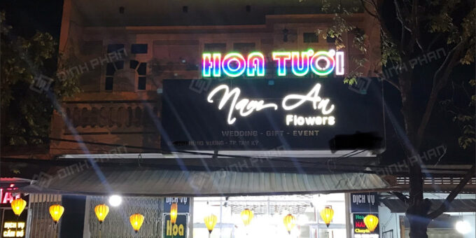 Làm Bảng Hiệu Shop Hoa Trang Nhã, Tinh Tế