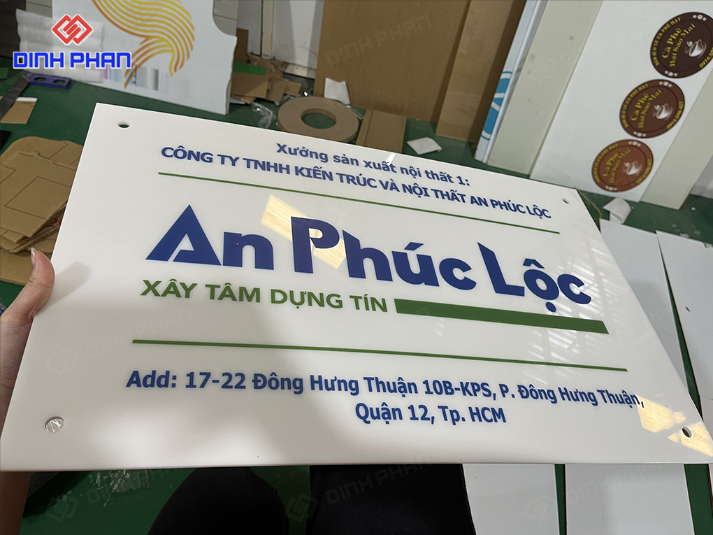 Làm Bảng Hiệu Mica Dán Decal Đẹp, Giá Rẻ