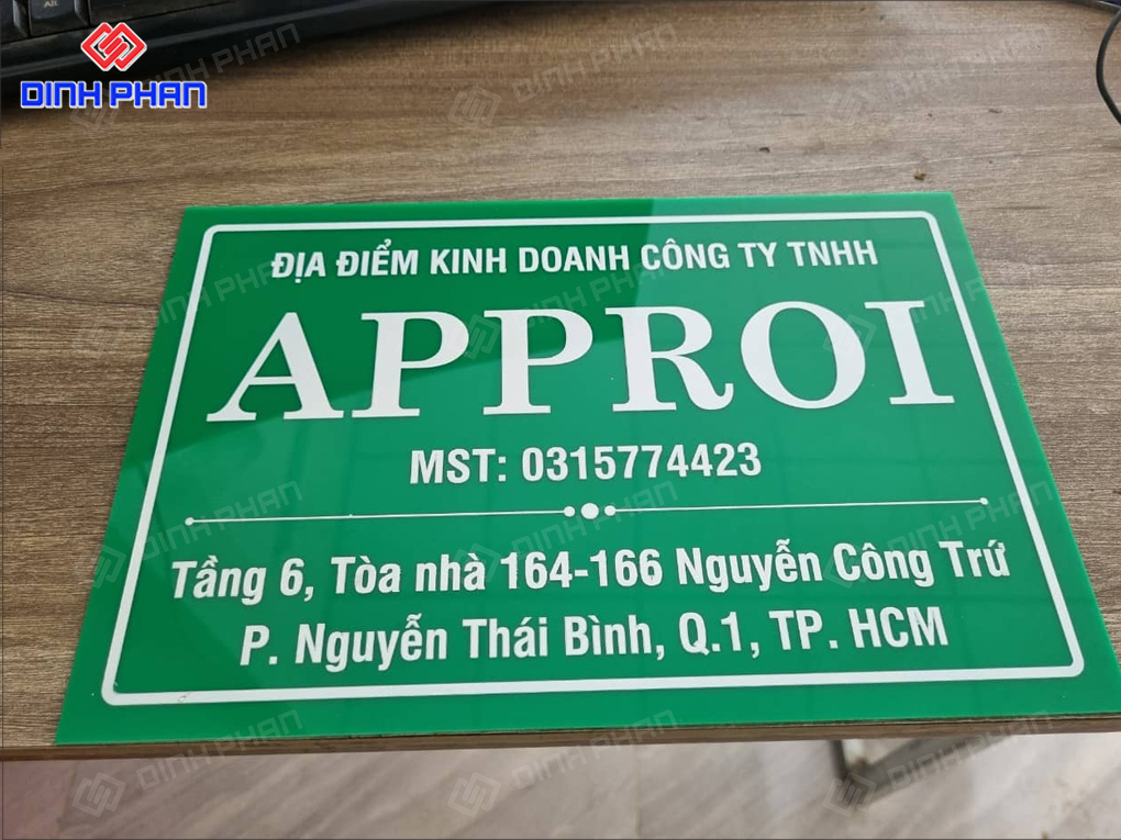 Làm Bảng Hiệu Mica Dán Decal Đẹp, Giá Rẻ